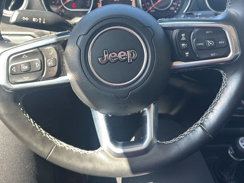 Used 2020 Jeep Wrangler Unlimited Sahara AWD/4WD image 12