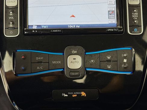 Used 2014 Nissan Leaf SL w/ Premium Package FWD image 20
