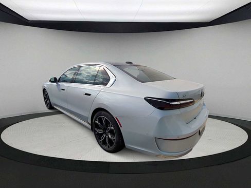 Used 2024 BMW i7 xDrive60 image 6