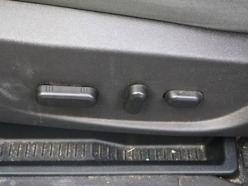 Used 2017 Ford Escape SE image 10