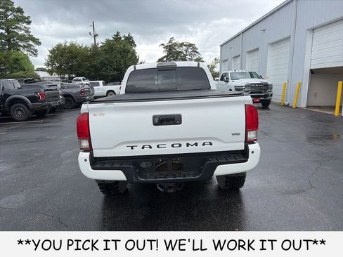 Used 2017 Toyota Tacoma TRD Sport w/ Premium & Technology Package AWD/4WD image 6