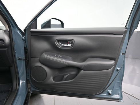 Certified 2025 Honda HR-V EX-L image 38