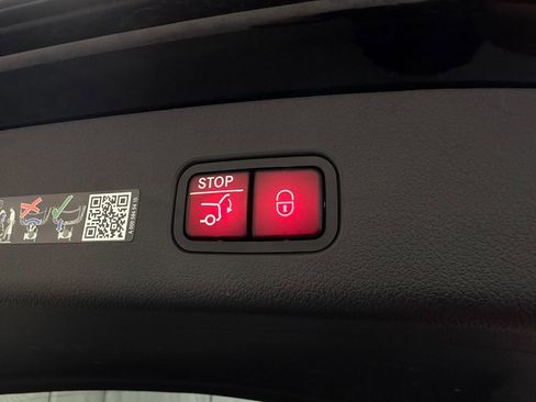 Used 2024 Mercedes-Benz GLC 300 4MATIC image 54