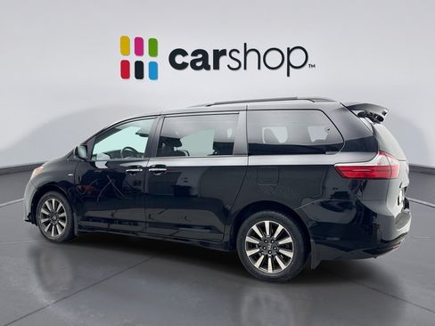 Used 2019 Toyota Sienna XLE w/ XLE Navigation Package AWD/4WD image 3