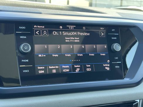 Used 2023 Volkswagen Taos SE w/ Panoramic Sunroof Package AWD/4WD image 12
