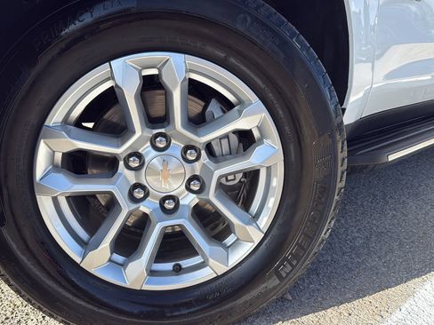 Used 2025 Chevrolet Tahoe LT RWD image 29
