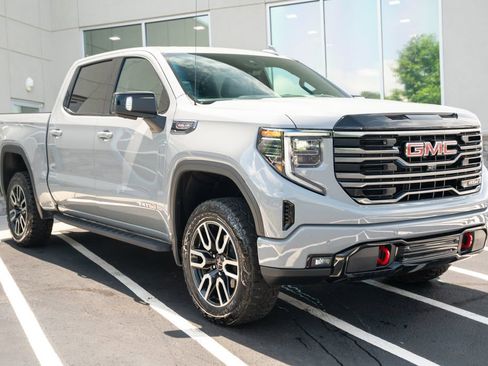 Used 2025 GMC Sierra 1500 AT4 w/ AT4 Premium Package AWD/4WD image 7