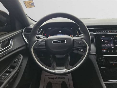 Certified 2025 Jeep Grand Cherokee L Laredo w/ Luxury Tech Group I RWD image 12