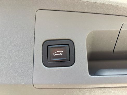 Used 2017 Cadillac XT5 Luxury w/ Driver Awareness Package image 27