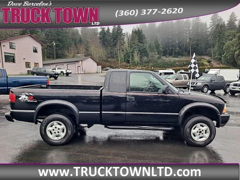 Used 2000 GMC Sonoma SLS w/ SLS Super Spec Pkg 1 image 2