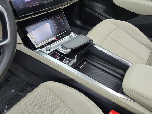 Used 2024 Audi Q8 e-tron Premium Plus AWD/4WD image 11