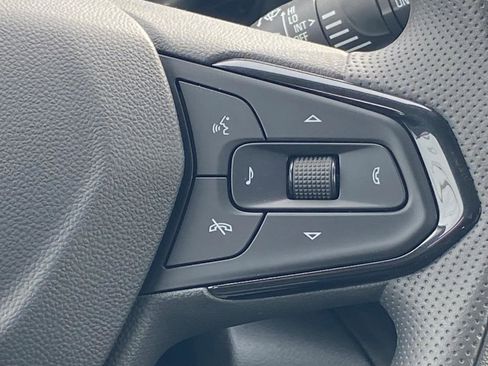 New 2026 Chevrolet Trax LT w/ Sunroof Package image 7