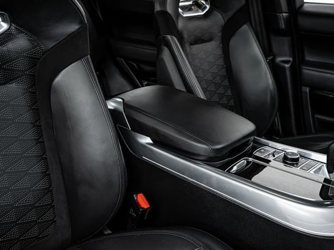 Used 2020 Land Rover Range Rover Sport SVR image 29