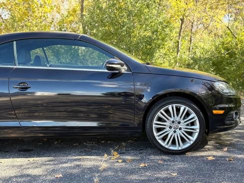 Used 2013 Volkswagen Eos FWD image 17
