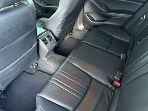 Used 2018 Honda Accord Touring image 12