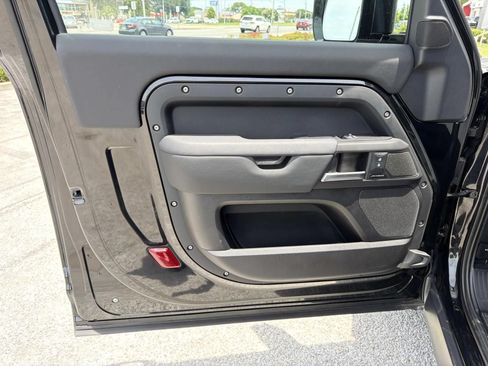 Used 2025 Land Rover Defender 90 S AWD/4WD image 19