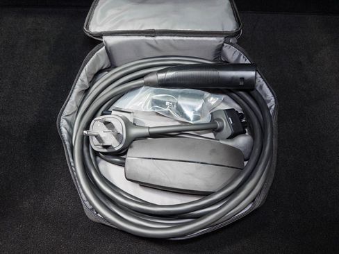 Used 2026 Tesla Model Y Long Range image 6