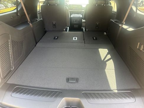 New 2026 Chevrolet Suburban LT w/ Comfort Package RWD image 18