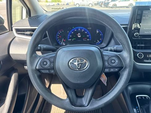 Used 2022 Toyota Corolla LE FWD image 13