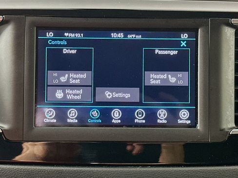 Used 2020 Chrysler Pacifica Touring-L FWD image 20