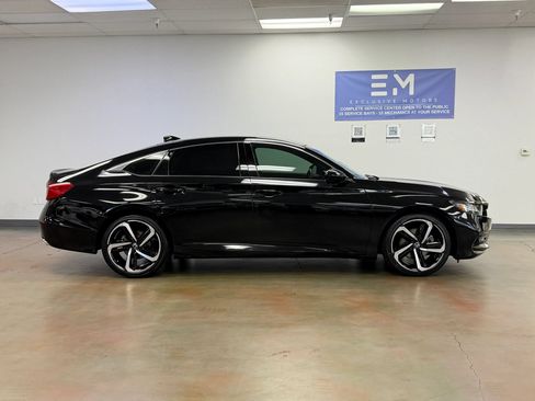 Used 2019 Honda Accord Sport image 5