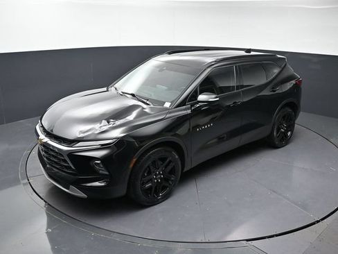 Used 2023 Chevrolet Blazer LT w/ Sound & Technology Package FWD image 26
