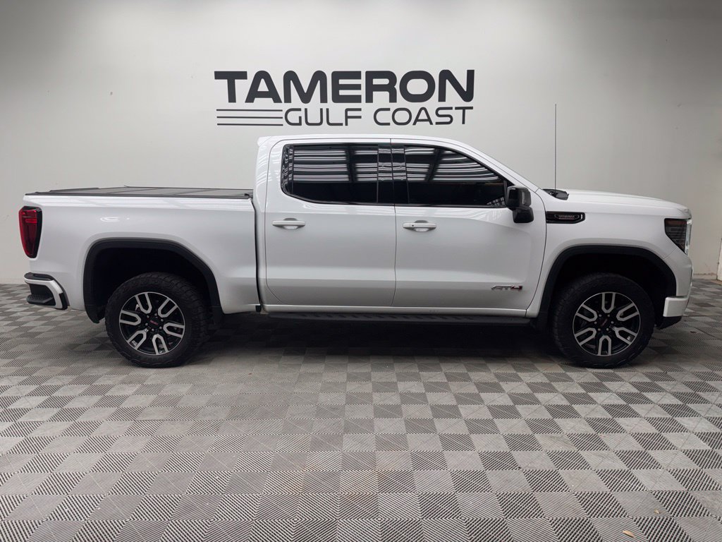 Used 2024 GMC Sierra 1500 AT4 w/ Technology Package AWD/4WD image 4