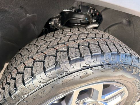 New 2026 GMC Sierra 1500 SLT w/ SLT Premium Package image 13