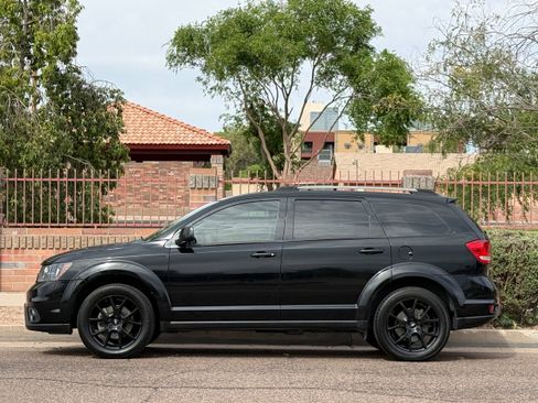 Used 2018 Dodge Journey SXT w/ Blacktop Package FWD image 3