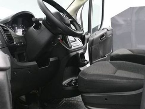 Used 2025 RAM ProMaster 2500 w/ Convenience Group image 14