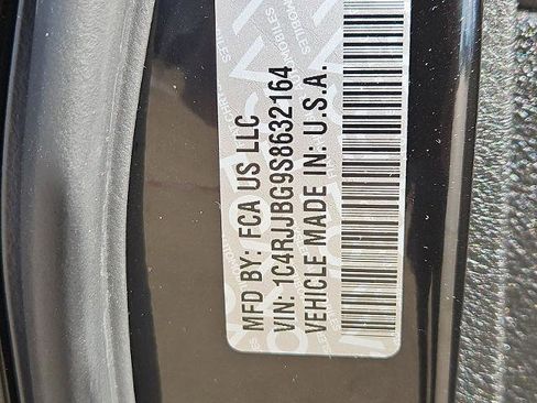 Used 2025 Jeep Grand Cherokee L Limited w/ Black Appearance Package image 32