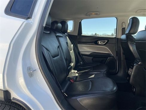 Used 2022 Jeep Compass Limited image 18