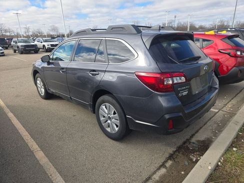 Used 2019 Subaru Outback 2.5i Premium image 5