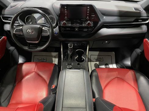 Used 2022 Toyota Highlander XSE AWD/4WD image 21