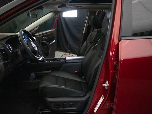 Used 2023 Nissan Rogue SV w/ SV Premium B Package image 23