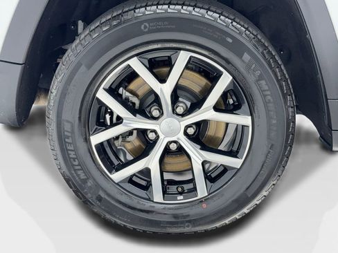 Used 2024 Jeep Grand Cherokee L Limited w/ Luxury Tech Group II image 57