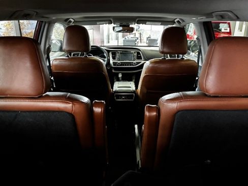 Used 2019 Toyota Highlander Limited image 15