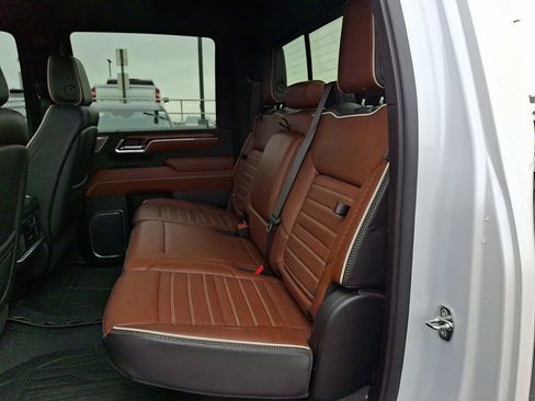 Used 2024 GMC Sierra 2500 Denali Ultimate AWD/4WD image 9