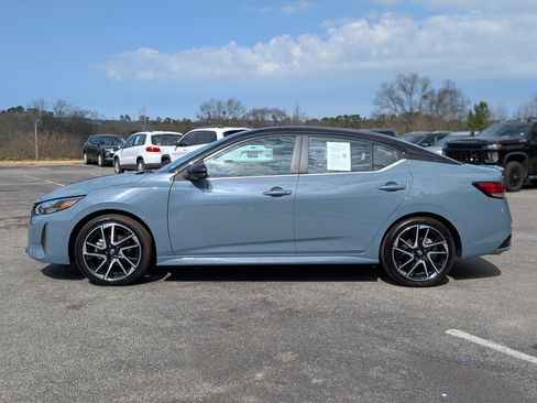 Used 2024 Nissan Sentra SR w/ SR Premium Package image 6