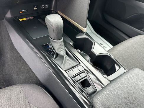 Used 2025 Toyota Camry LE image 27