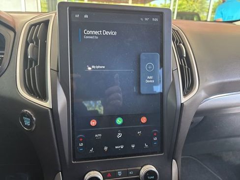 Used 2023 Ford Edge SEL w/ Sport Appearance Package image 3