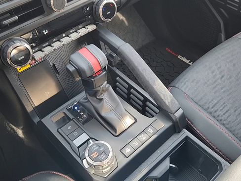 Used 2025 Toyota Tacoma TRD Pro image 15