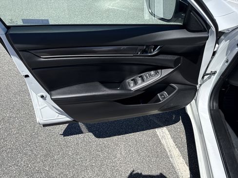 Used 2022 Honda Accord Sport image 25