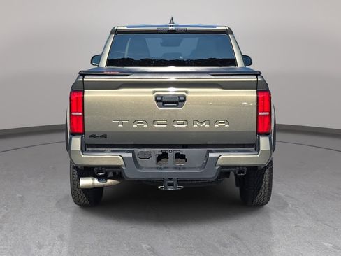 Used 2025 Toyota Tacoma TRD Off-Road AWD/4WD image 6