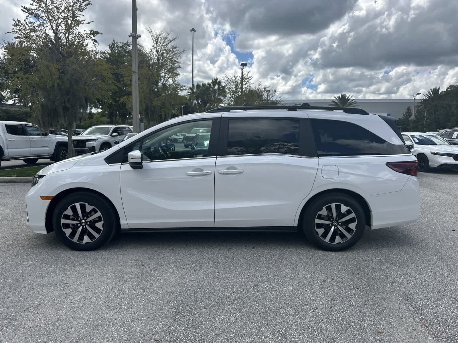 New 2026 Honda Odyssey EX-L image 3
