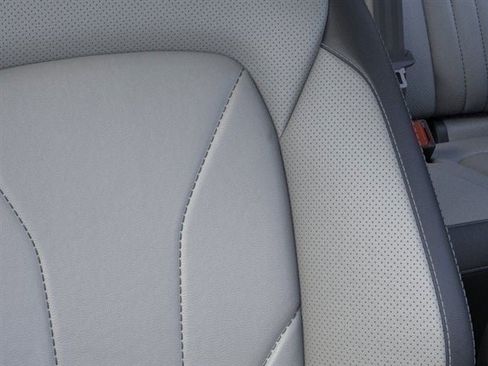 Used 2025 Ford Escape SE w/ PHEV Premium Package FWD image 16