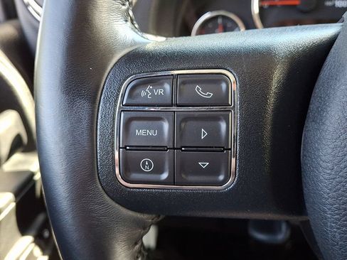 Used 2017 Jeep Wrangler Unlimited Sahara w/ Connectivity Group AWD/4WD image 20