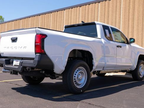New 2026 Toyota Tacoma SR w/ SR Upgrade Package AWD/4WD image 9