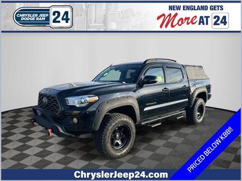 Used 2020 Toyota Tacoma TRD Off-Road image 1