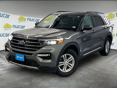 Used 2021 Ford Explorer XLT w/ Equipment Group 202A image 3